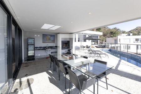 Sacada/Espaço Gourmet de casa de condomínio à venda com 4 quartos, 363m² em Jardim Serrano, Nova Lima