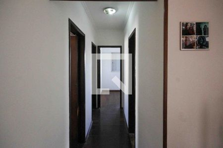 Corredor de apartamento para alugar com 3 quartos, 147m² em Parque Tomas Saraiva, São Paulo
