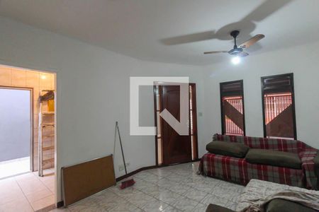 Sala de casa à venda com 6 quartos, 240m² em Vila Cleonice, São Paulo