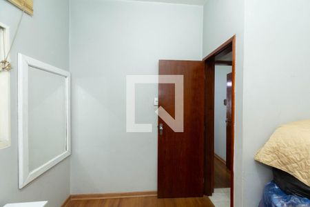 Quarto de casa à venda com 3 quartos, 380m² em Camargos, Belo Horizonte