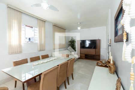 Sala de casa à venda com 3 quartos, 380m² em Camargos, Belo Horizonte