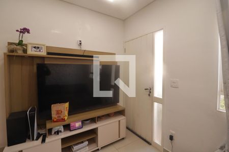 Sala de casa de condomínio à venda com 2 quartos, 78m² em Vila Alati, Jundiaí