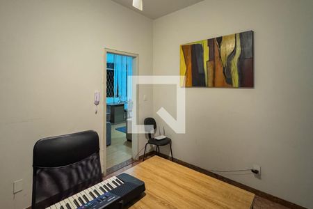 Sala de apartamento à venda com 3 quartos, 81m² em Alto Barroca, Belo Horizonte