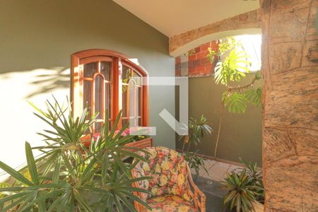 Jardim de casa à venda com 4 quartos, 321m² em Jardim do Lago, Jundiaí