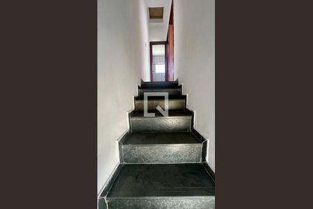 Escadas de casa à venda com 2 quartos, 50m² em Fonte Grande, Contagem