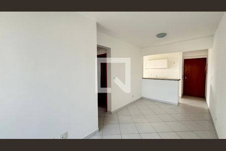 Sala de apartamento à venda com 2 quartos, 60m² em Campestre, Santo André