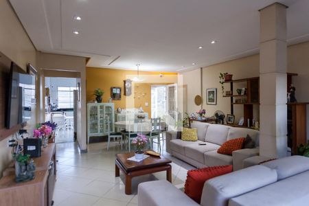 Sala de casa à venda com 3 quartos, 837m² em Centro, Nova Lima