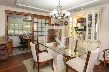 Sala de casa de condomínio à venda com 4 quartos, 301m² em Chácara das Pedras, Porto Alegre