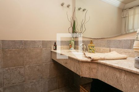 Lavabo de casa de condomínio à venda com 4 quartos, 301m² em Chácara das Pedras, Porto Alegre