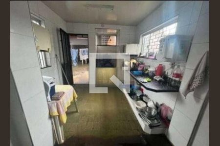 Casa para alugar com 3 quartos, 220m² em Coração Eucarístico, Belo Horizonte