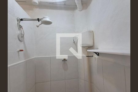 Banheiro de kitnet/studio para alugar com 1 quarto, 20m² em Barra da Tijuca, Rio de Janeiro