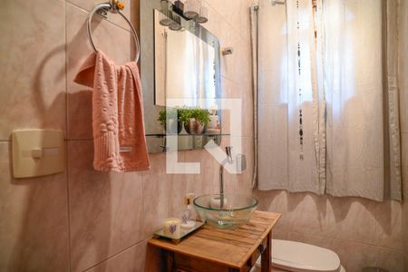 Lavabo de casa para alugar com 4 quartos, 450m² em Vila Liviero, São Paulo