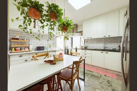 Cozinha de apartamento à venda com 4 quartos, 178m² em Vila Itapura, Campinas