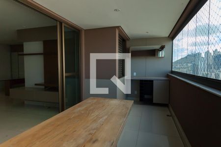 Varanda de apartamento à venda com 4 quartos, 143m² em Vale do Sereno, Nova Lima