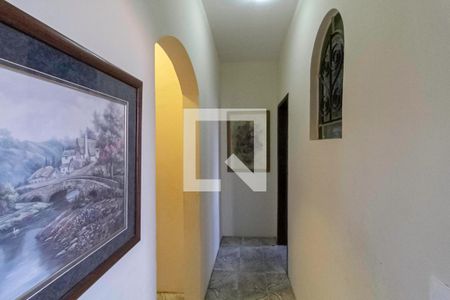 Corredor de casa à venda com 5 quartos, 430m² em Planalto, Belo Horizonte