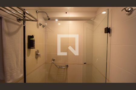 Banheiro de kitnet/studio à venda com 1 quarto, 74m² em Barra da Tijuca, Rio de Janeiro