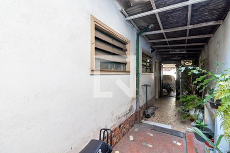 Corredor de Entrada de casa à venda com 3 quartos, 350m² em Vila Ester (zona Norte), São Paulo