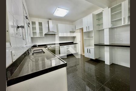 Casa à venda com 4 quartos, 303m² em Vila Paris, Belo Horizonte