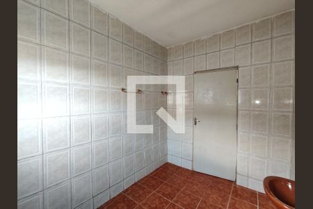Banheiro / Área de serviço de casa para alugar com 2 quartos, 70m² em Jardim Melilo, Ferraz de Vasconcelos