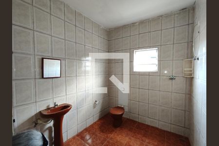 Banheiro / Área de serviço de casa para alugar com 2 quartos, 70m² em Jardim Melilo, Ferraz de Vasconcelos