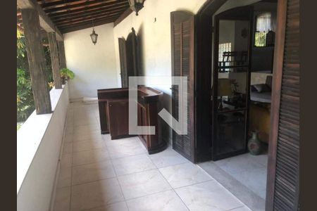 Casa à venda com 7 quartos, 195m² em Charitas, Niterói