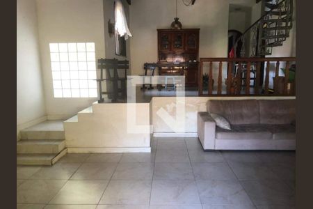 Casa à venda com 7 quartos, 195m² em Charitas, Niterói