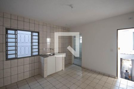 Sala/Cozinha de casa para alugar com 1 quarto, 52m² em Vila Sabrina, São Paulo