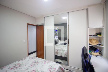 Quarto de casa à venda com 3 quartos, 280m² em Vila Panama, Contagem
