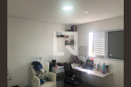 Foto 14 de casa à venda com 2 quartos, 451m² em Jardim Ivone, São Paulo