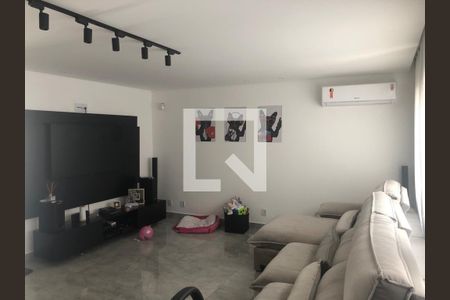 Foto 05 de casa à venda com 2 quartos, 451m² em Jardim Ivone, São Paulo