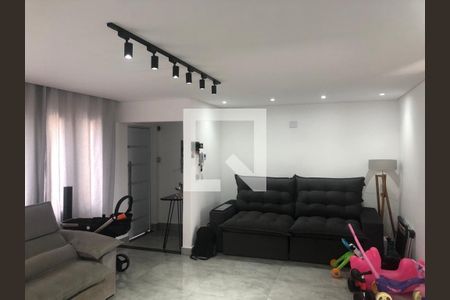 Foto 04 de casa à venda com 2 quartos, 451m² em Jardim Ivone, São Paulo