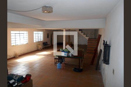 Foto 03 de casa à venda com 2 quartos, 451m² em Jardim Ivone, São Paulo