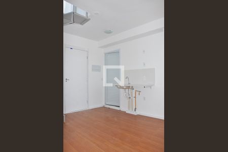 Sala/Cozinha de apartamento para alugar com 1 quarto, 84m² em Chácara Inglesa, São Paulo