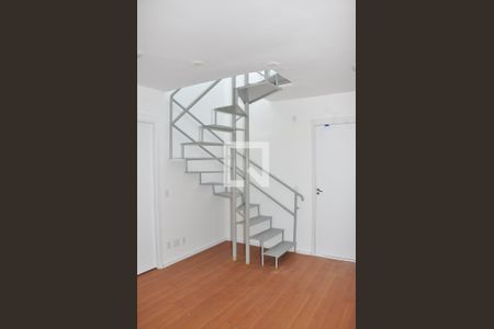 Sala/Cozinha de apartamento para alugar com 1 quarto, 84m² em Chácara Inglesa, São Paulo