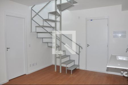 Sala/Cozinha de apartamento para alugar com 1 quarto, 84m² em Chácara Inglesa, São Paulo