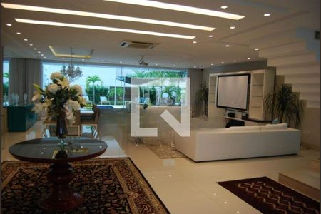 Casa à venda com 5 quartos, 675m² em Barra da Tijuca, Rio de Janeiro