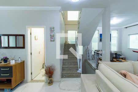 Sala de casa de condomínio para alugar com 4 quartos, 250m² em Rio Cotia, Cotia