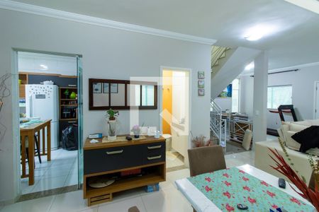 Sala de casa de condomínio para alugar com 4 quartos, 250m² em Rio Cotia, Cotia