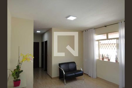 Sala de casa à venda com 3 quartos, 300m² em Ouro Preto, Belo Horizonte