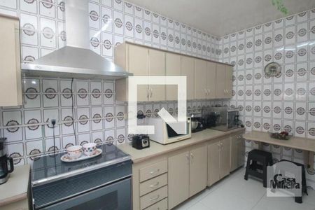 Cozinha de casa à venda com 3 quartos, 300m² em Ouro Preto, Belo Horizonte