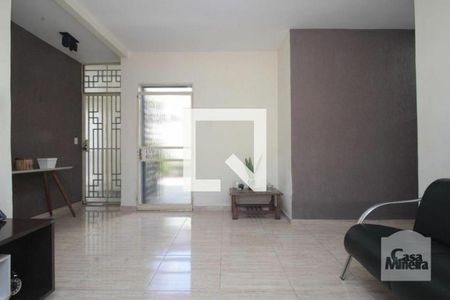 Sala de casa à venda com 3 quartos, 300m² em Ouro Preto, Belo Horizonte