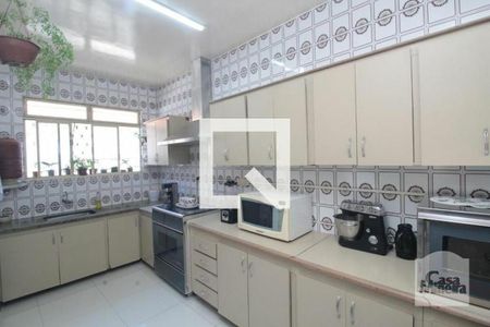 Cozinha de casa à venda com 3 quartos, 300m² em Ouro Preto, Belo Horizonte