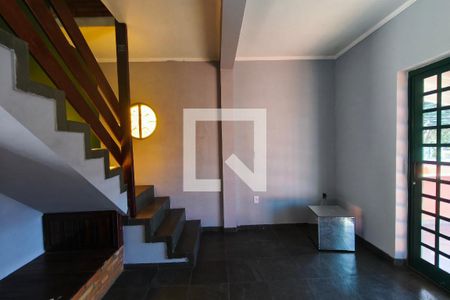 Sala de casa à venda com 4 quartos, 250m² em Jardim dos Oliveiras, Campinas