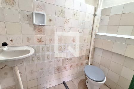Banheiro de kitnet/studio para alugar com 1 quarto, 20m² em Vila Leopoldina, Duque de Caxias