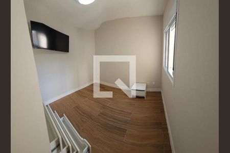 Foto 02 de apartamento à venda com 2 quartos, 43m² em Vila Guaca, São Paulo