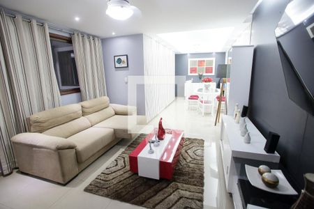 Sala de casa para alugar com 3 quartos, 250m² em Taquara, Rio de Janeiro