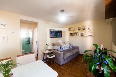 Sala de apartamento à venda com 2 quartos, 45m² em Pirajá, Belo Horizonte