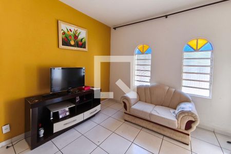 Sala de casa à venda com 4 quartos, 120m² em Parque Santa Bárbara, Campinas
