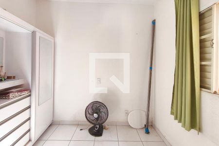 Quarto 2 de casa à venda com 4 quartos, 120m² em Parque Santa Bárbara, Campinas