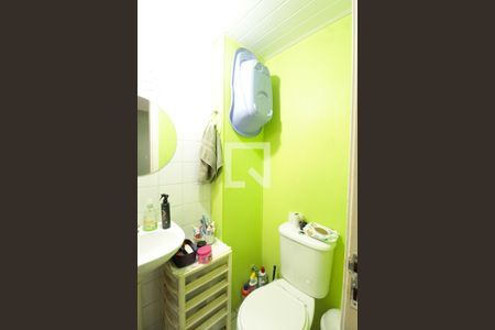 Banheiro de apartamento à venda com 2 quartos, 38m² em Parque Santa Fé, Porto Alegre